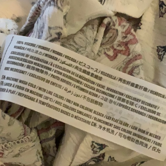 Paisley Three-Quarter Sleeve, Tie Neck Blouse-A&F - Picture 6 of 7